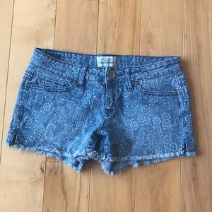 Jean shorts with pattern